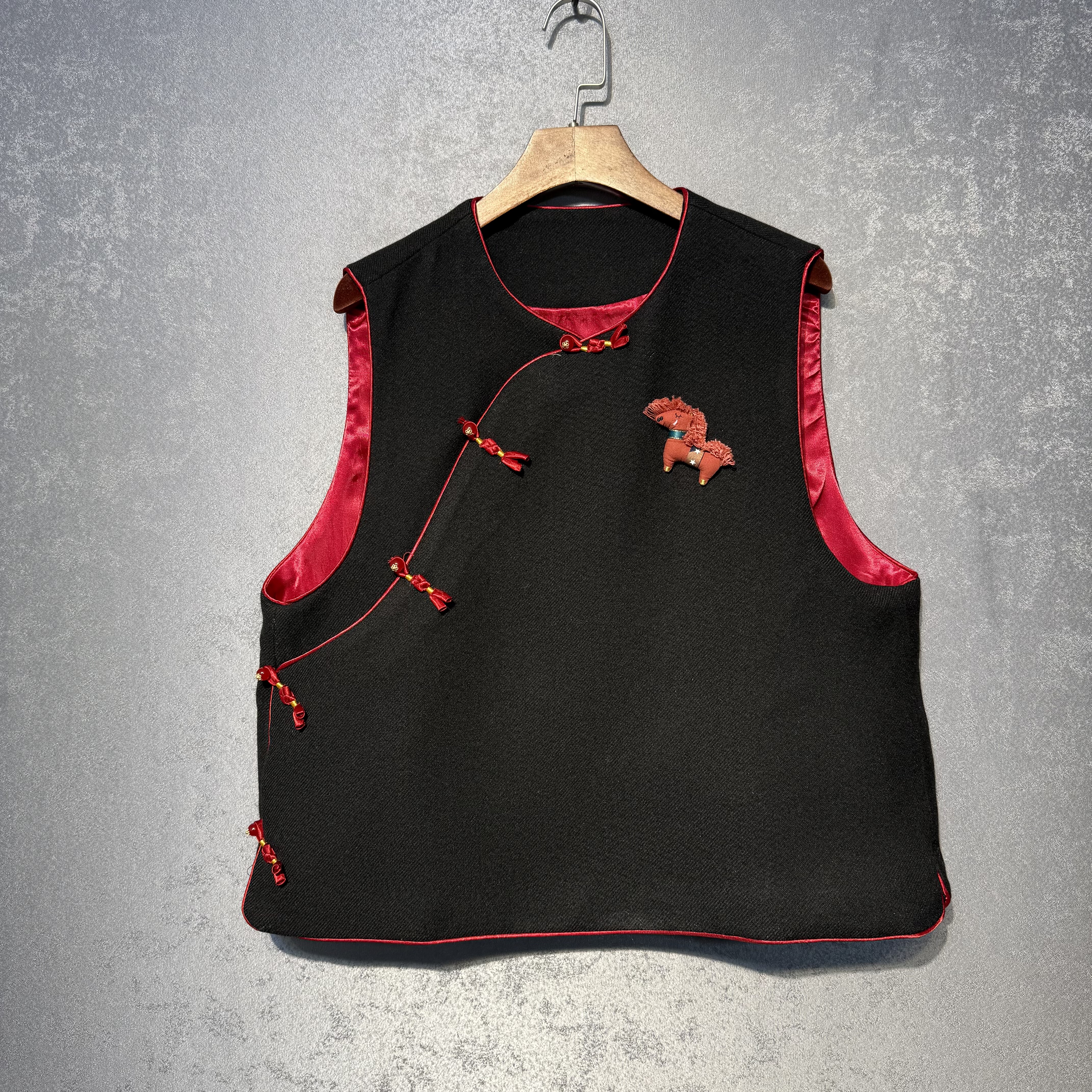 新中式高端小马装饰毛呢马甲背心女改良撞色盘扣国风外穿斜襟坎肩,女装/女士精品,马夹,淘宝优惠券,粉丝福利购,淘宝优惠卷