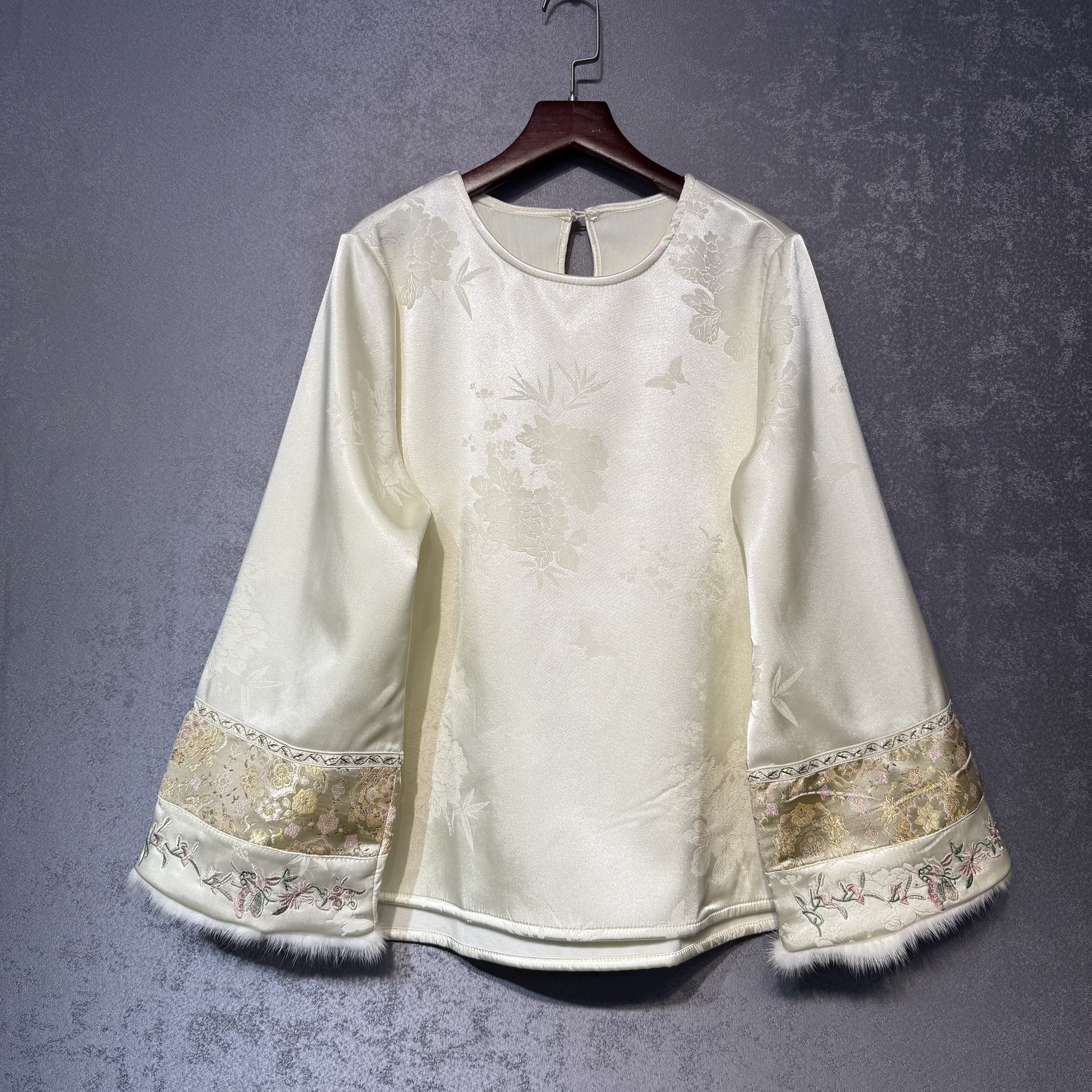 【伯牙绝弦】新中式国风新款刺绣重工提花显瘦加绒加厚气质衬衣女