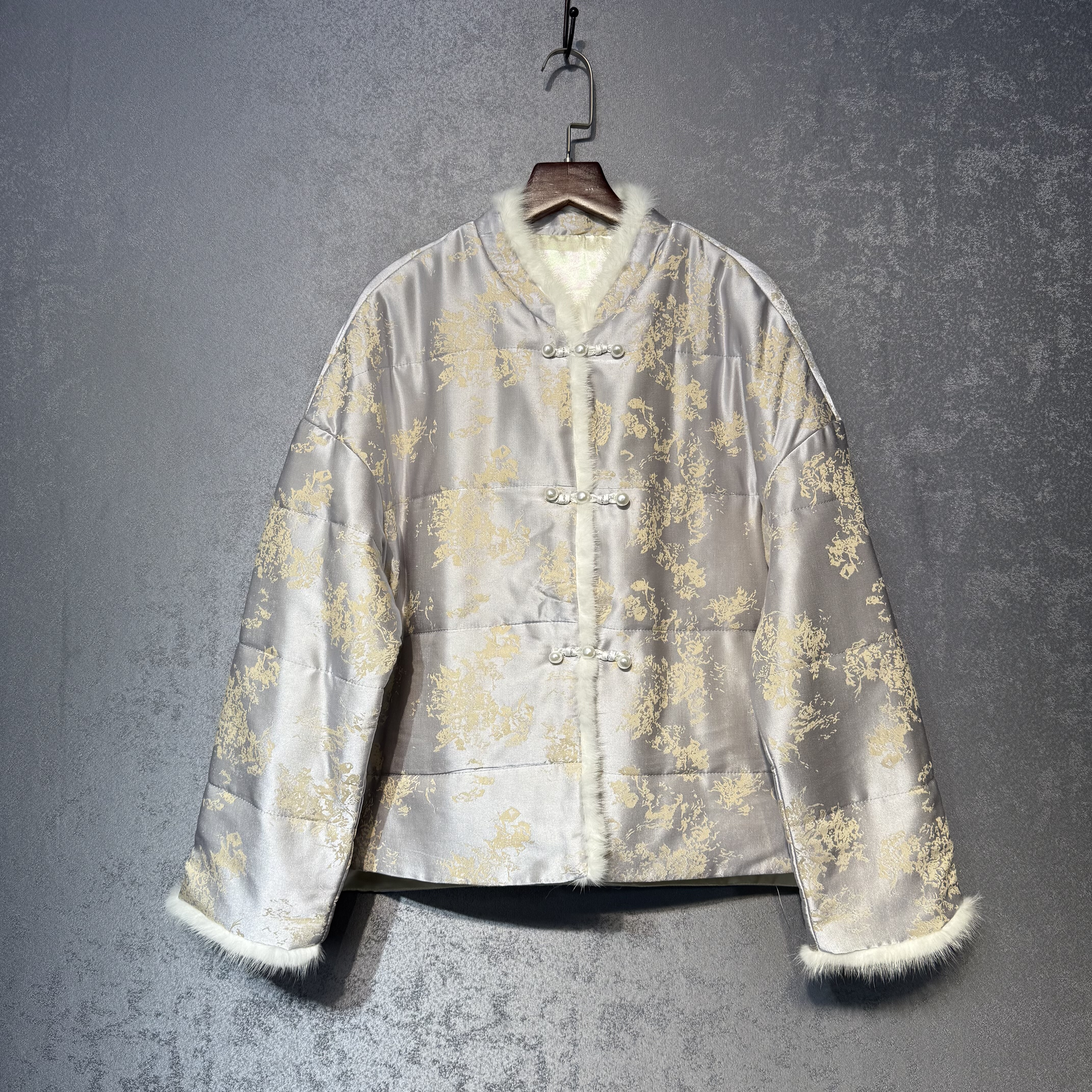 【花相似】新中式国风貂毛珍珠盘扣重缎加棉外套中国风提花棉服