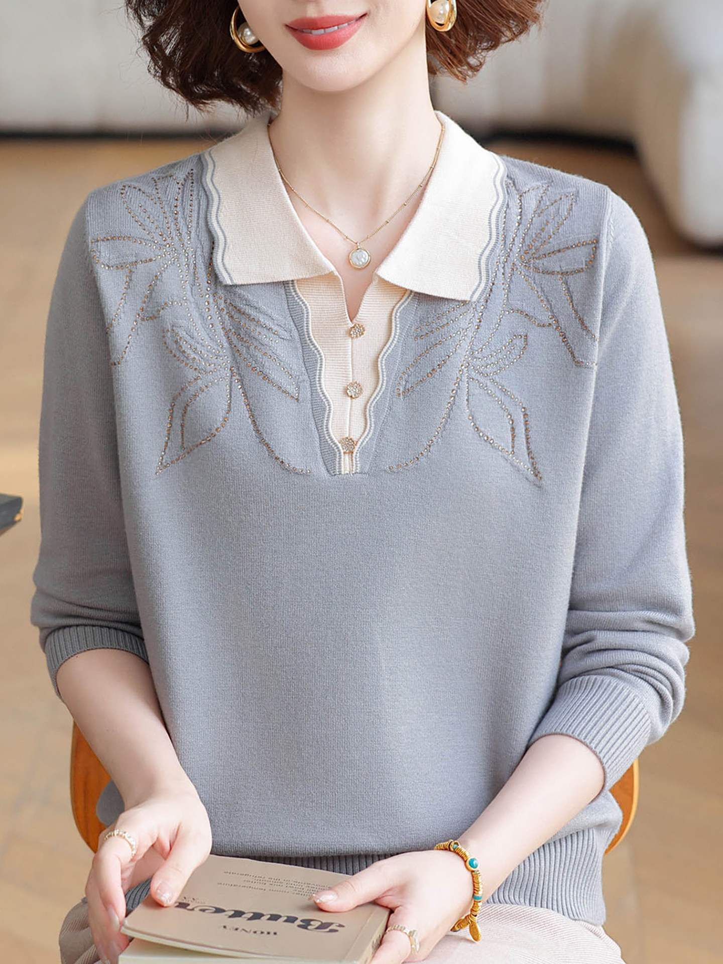 Early autumn middle-aged and elderly women's knit top, loose base shirt, mom's wear, spring and autumn new lapel long-sleeve shirt