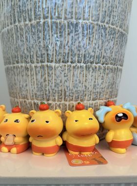 爆款可爱潮玩水豚噜噜盲盒桌面办公桌面装饰品小摆件玩具批发