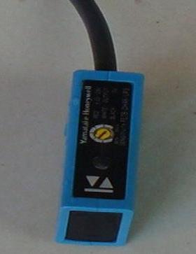 进口 正品 YAMATAKE 山武 FE7B-DHA6-LP3  反射光电开关