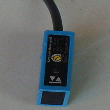 进口 正品 YAMATAKE 山武 FE7B-DHA6-LP3  反射光电开关
