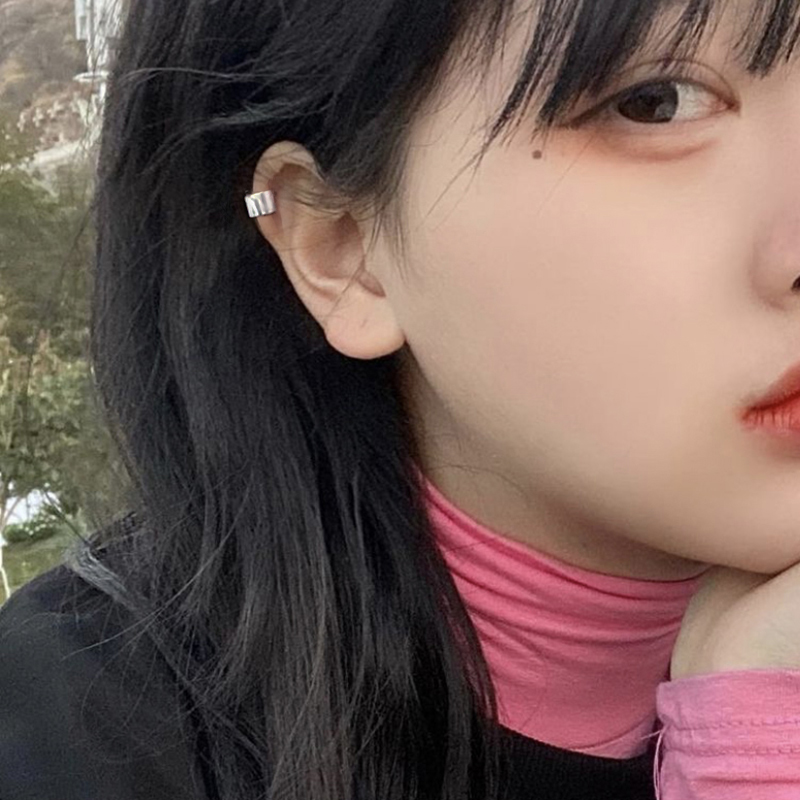 极简光面耳骨耳扣s925纯银镀白金个性宽版小耳圈男生软骨耳钉耳环