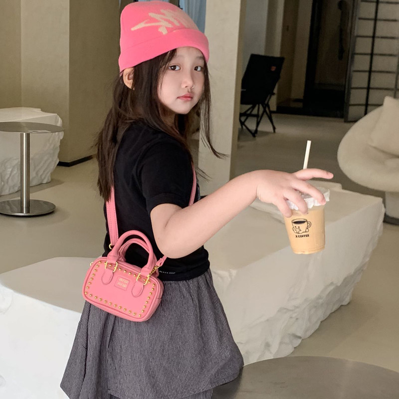 高颜值铆钉手提方包小女孩洋气多巴胺配色斜跨配饰包女童零钱包潮