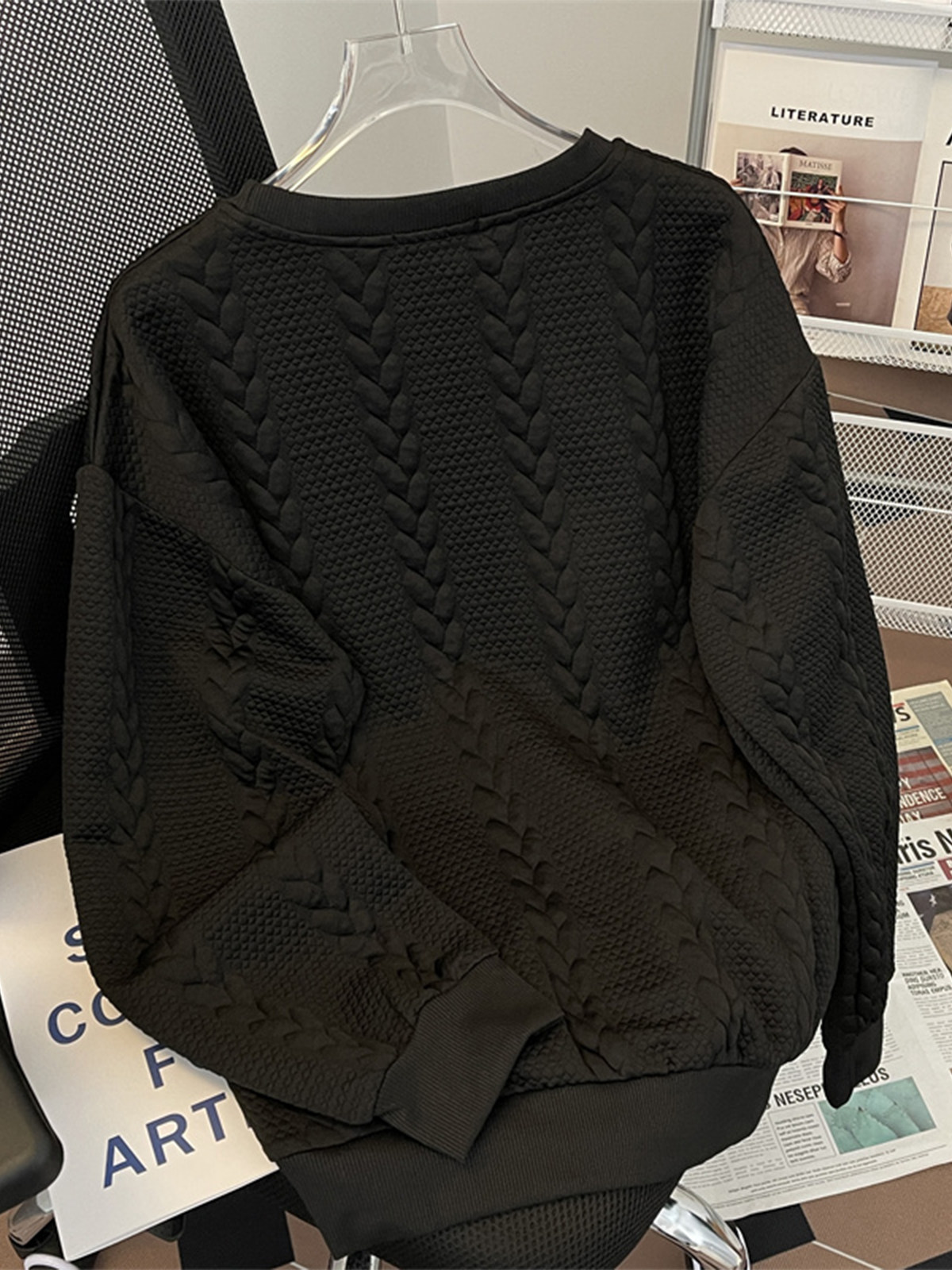 가을 겨울 남성용 하이엔드 자카드 라운드넥 스웨트셔츠에 벨벳과 두꺼운 인트로 트렌디한 디자인의 긴팔 밑단 셔츠