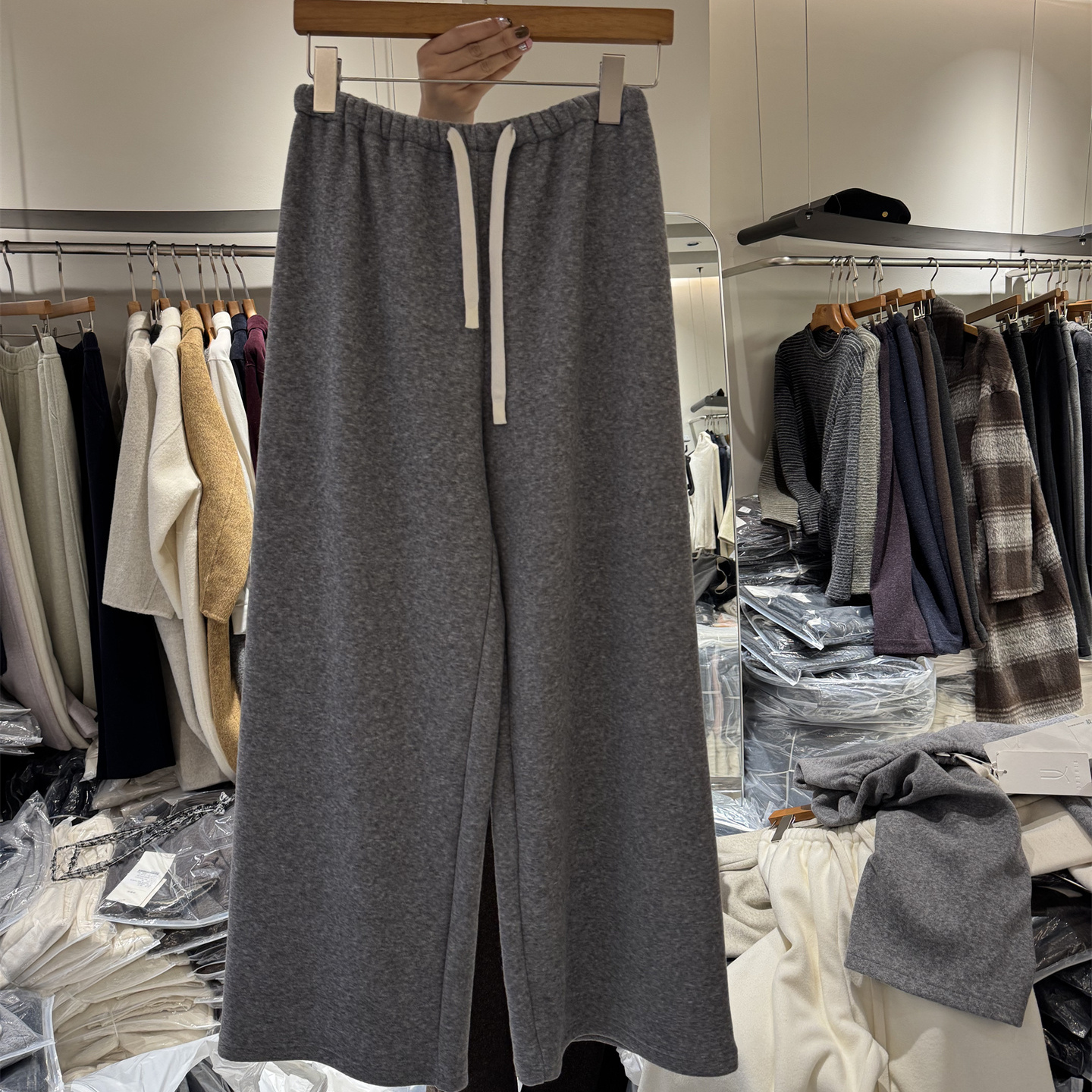 款号7086加绒加厚阔腿裤女2025冬季新款宽松保暖抽绳系带长裤女裤