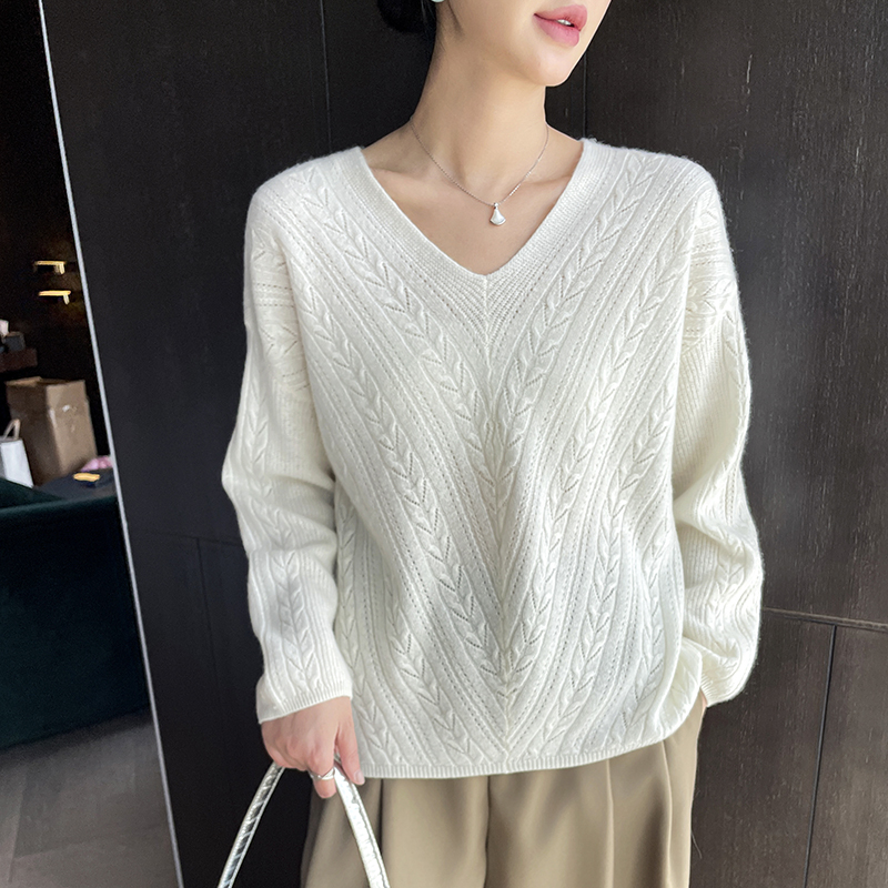 100纯山羊绒薄款V领针织衫女士镂空打底毛衣宽松休闲简约通勤时尚