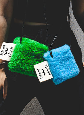 新款羊羔绒斜挎包简约可爱小包ins毛绒单肩包绿色百搭迷你手拎包