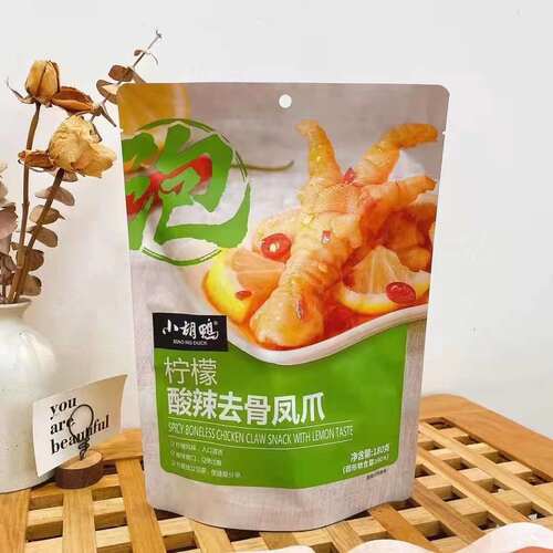 多省包邮小胡鸭去骨柠檬酸辣凤爪香辣鸭掌卤味零食品学生快餐 - 封面