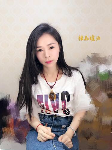 毛料摆件戒指项链手串天然琥珀