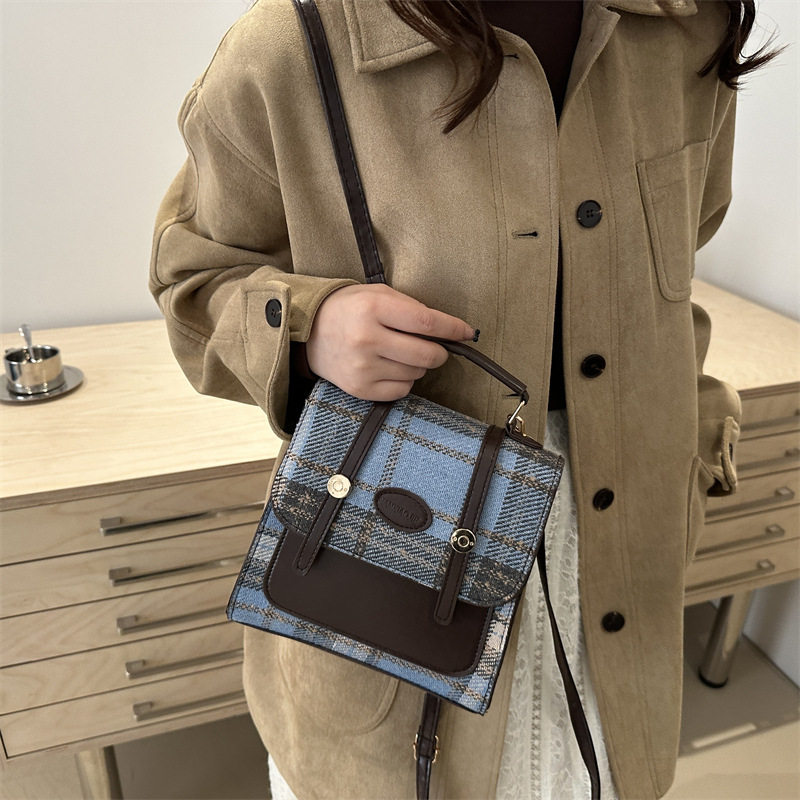 工厂英伦风休闲双肩包包女时尚手提包学生百搭出游旅行小背包