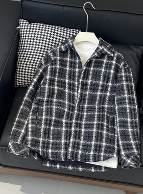日系复古格子翻领轻薄羽绒服男