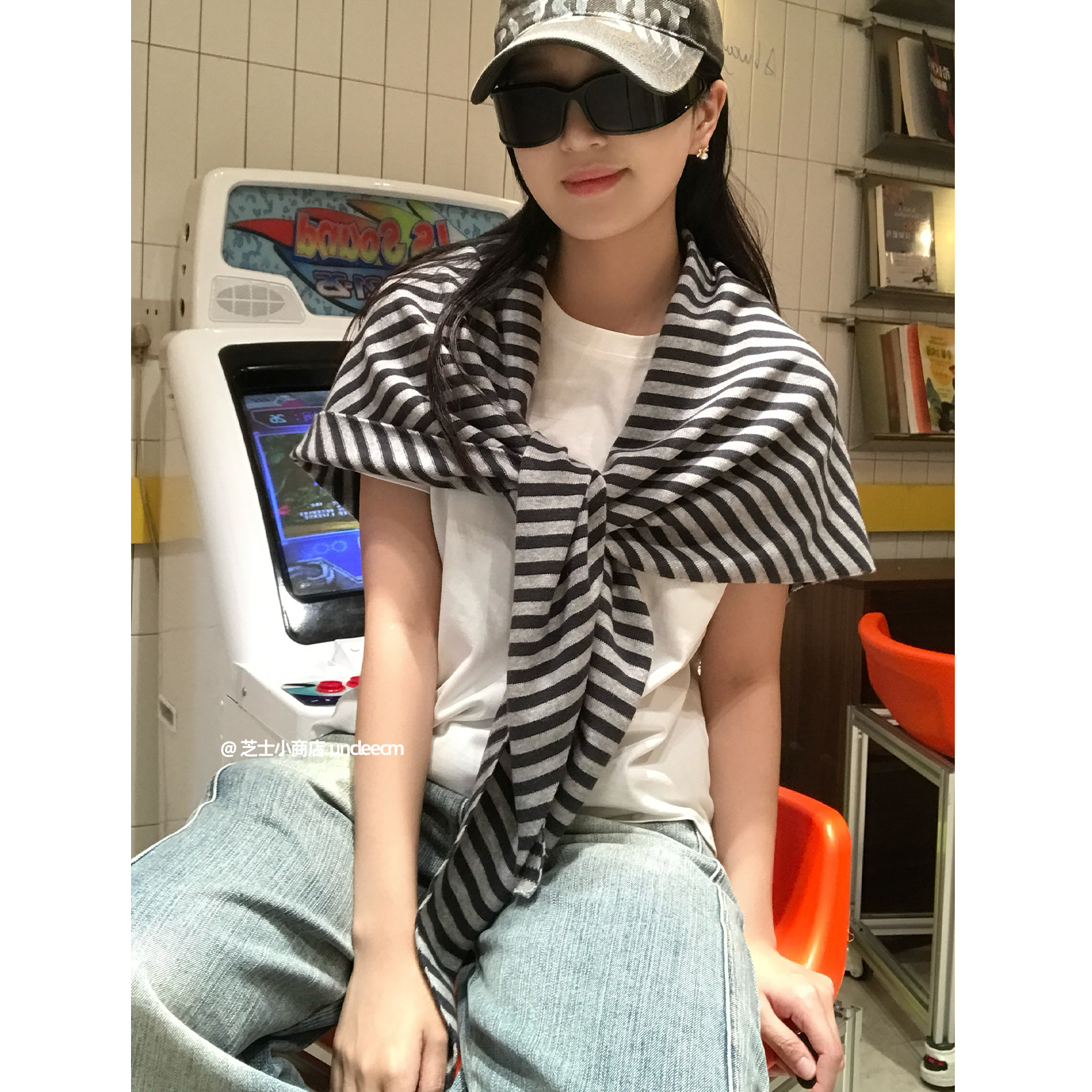 韩版ins简约高级感条纹针织三角披肩女时髦设计春秋百搭装饰围巾