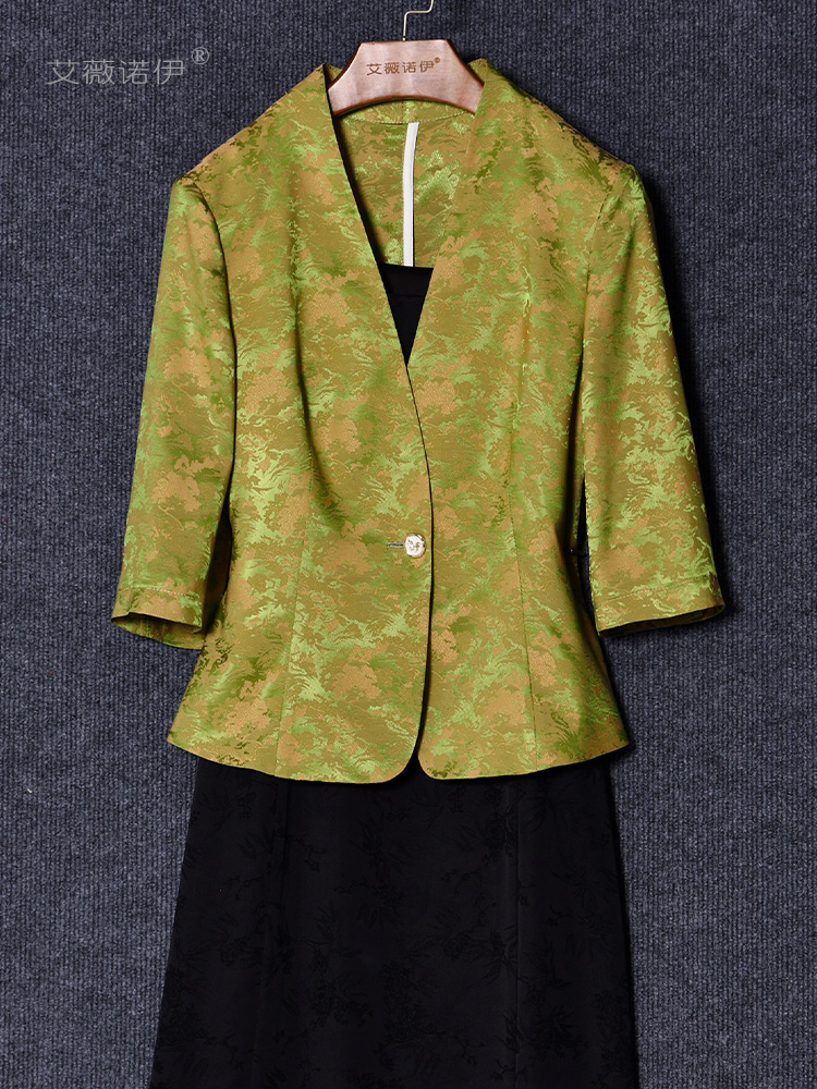 艾薇诺伊2024夏季新款小西装女国风提花五分袖小个子短款西服外套