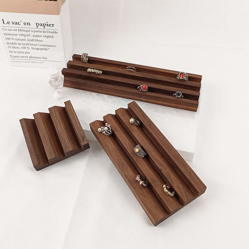 北美胡桃木戒指托盘戒指展示图片