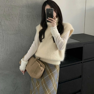 2025新款小女人气质时尚百搭高领针织背心女宽松软糯毛衣叠穿背心