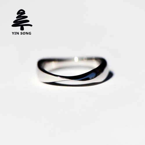 925银简约1分钻不规则扭转