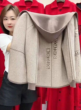 年轻妈妈秋装洋气大码开衫中年女短款连帽外套中老年秋冬新款上衣