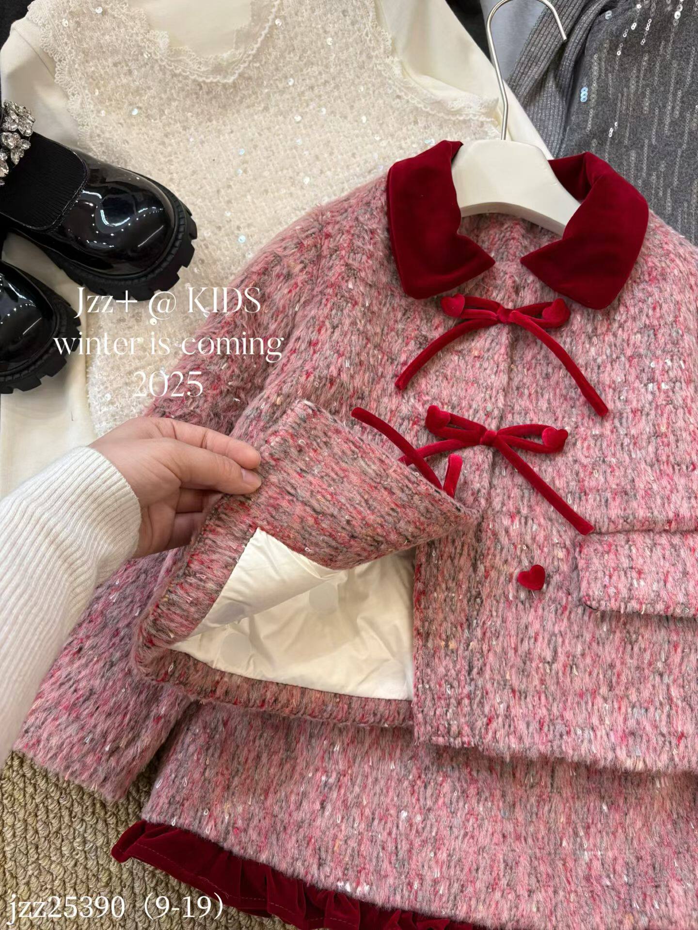 年货女童羽绒套装2025冬装新品中大童小香风白鸭绒外套半身裙时髦