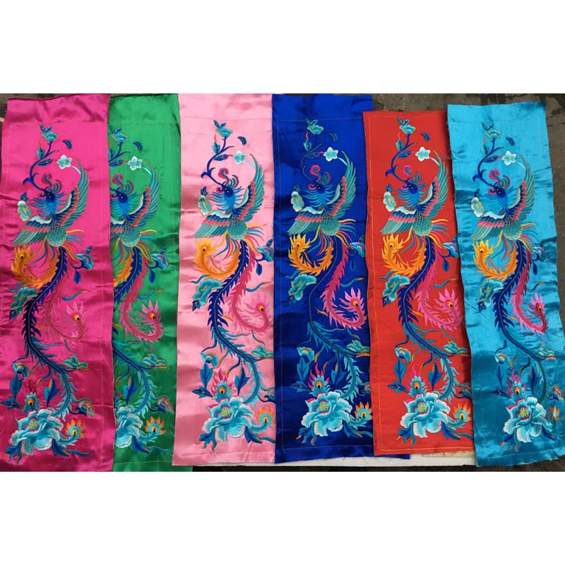 民族绣花刺绣少数礼服出国