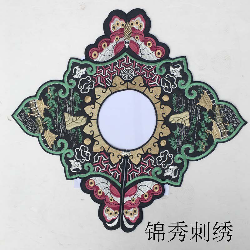 原创明制领口搭配云肩重工刺绣