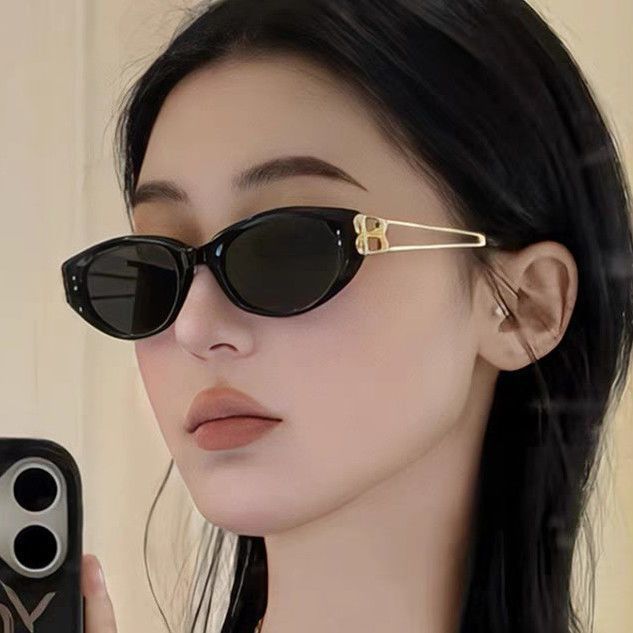 2025新款猫眼墨镜女高级感网红同款金属镂空镜腿kunst太阳镜ins