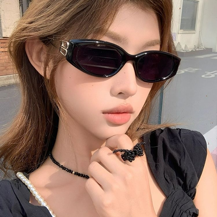 2025新款复古嘻哈凹造型太阳眼镜女防紫外线网红个性街拍猫眼墨镜