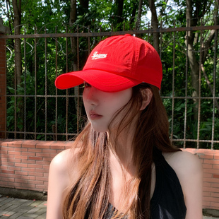 正红色速干棒球帽女夏季户外薄款防晒遮阳帽新款字母刺绣鸭舌帽子