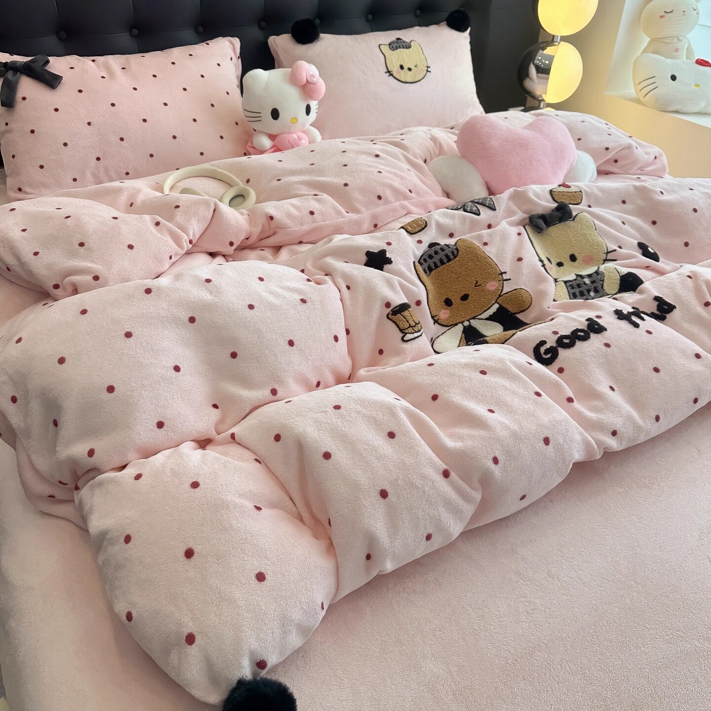 少女粉波点牛奶绒四件套冬季卡通