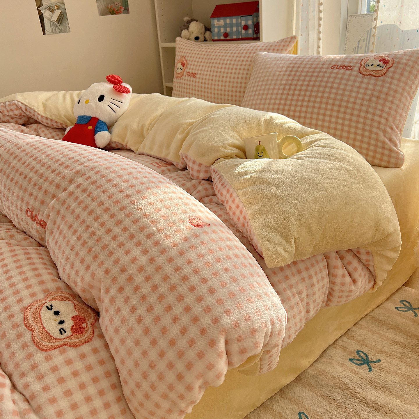 可爱毛巾绣牛奶绒四件套2025新款加厚珊瑚绒被套罩床单床笠三件套