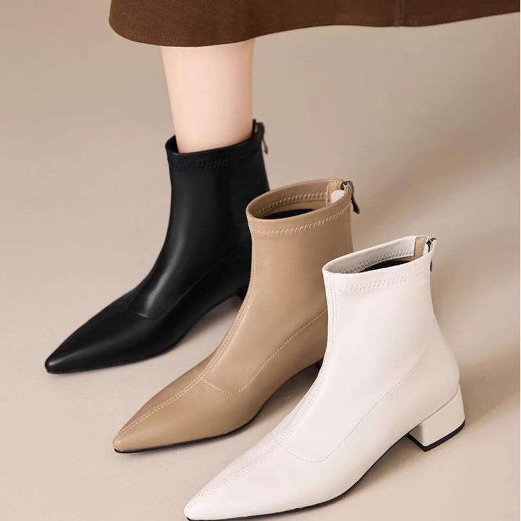 奶茶色尖头短靴后拉链粗跟瘦瘦靴