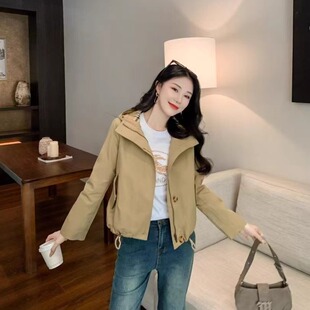 秋季新款2025年英伦风简约减龄纯色女装连帽短款个性百搭风衣外套