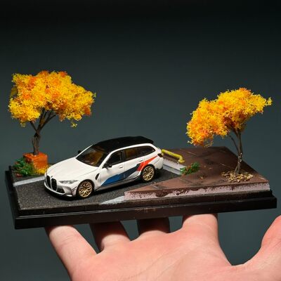 1:64比例车模拓意TLV场景MINIGT合金车秋日公园停车车模场景展示