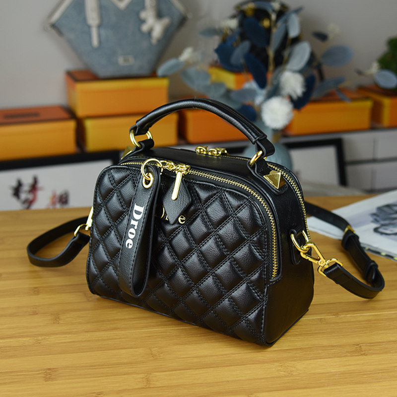 真皮软牛皮小香风菱格枕头包包女