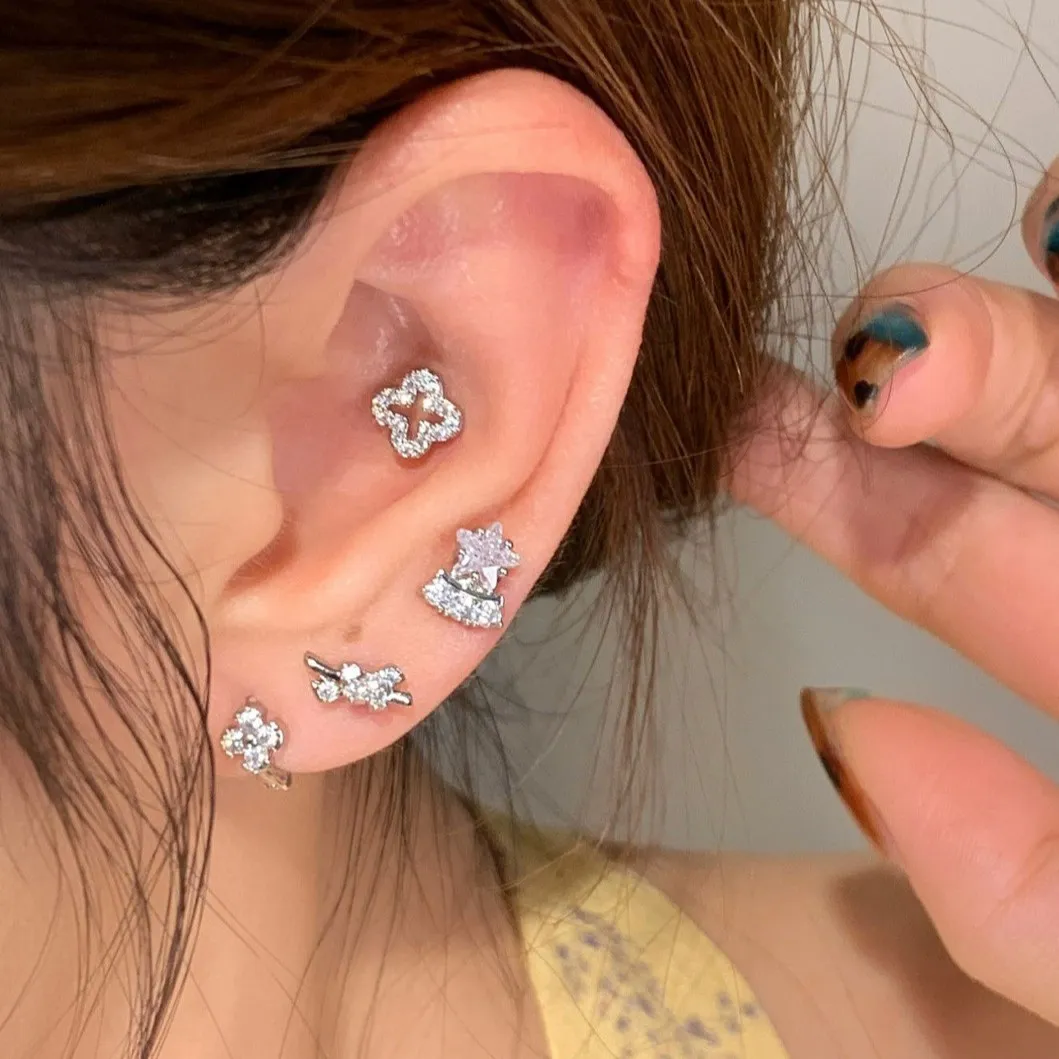 爆闪小巧镶钻独特钛钢耳骨钉钛钢睡觉免摘耳蜗钉满钻四叶草耳扣