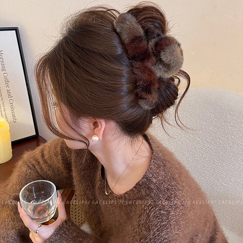 秋冬豹纹毛绒头发抓夹女独特漂亮鲨鱼夹高级感盘发夹2026新款头饰,饰品/流行首饰/时尚饰品新,发饰,淘宝优惠券,粉丝福利购,淘宝优惠卷