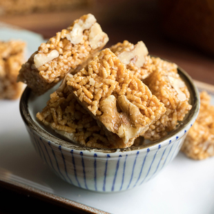 草夕寸鲜花核桃米酥 泰国风味炒米 冻米糖切糖传统零食麻糖沙琪玛