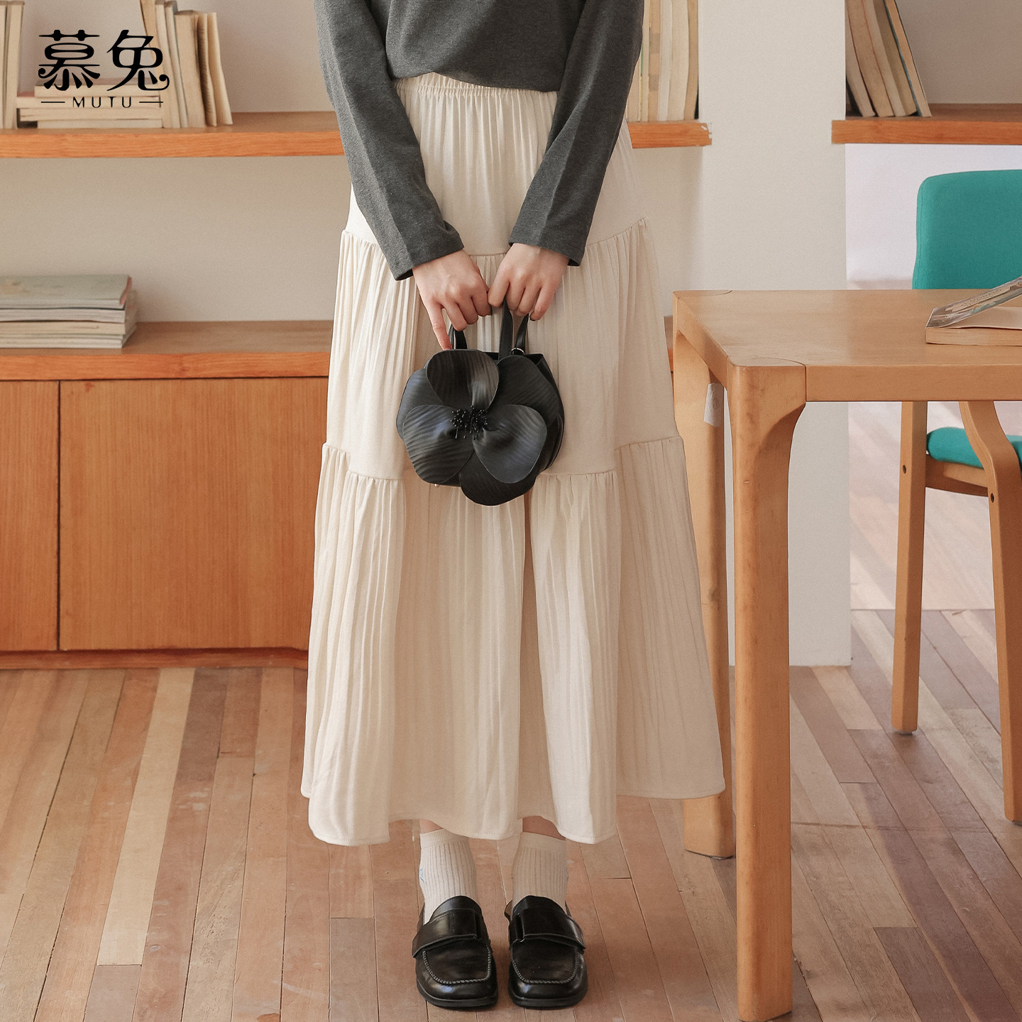 慕兔法式高腰风琴褶半身裙女2026春季新款温柔风显瘦大摆a字裙子,女装/女士精品,半身裙,淘宝优惠券,粉丝福利购,淘宝优惠卷