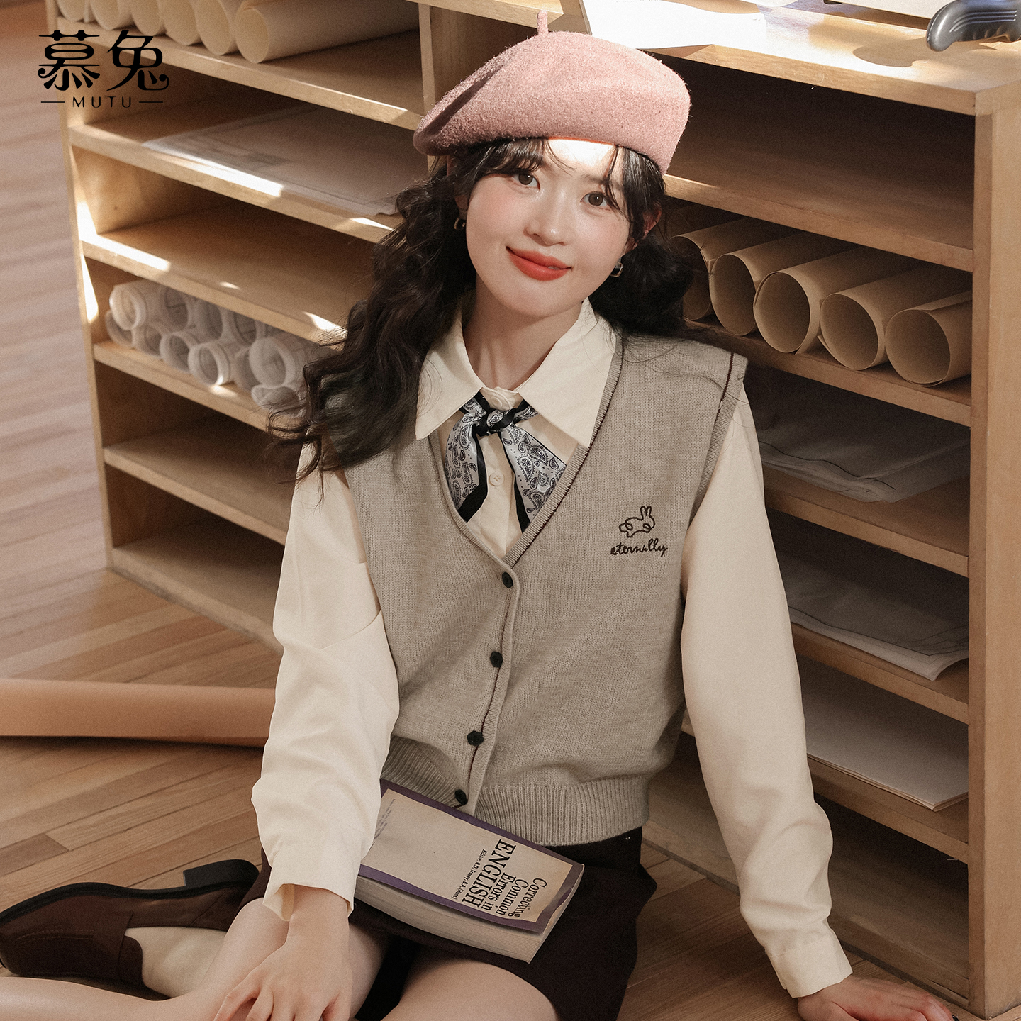 慕兔刺绣针织背心马甲长袖衬衫