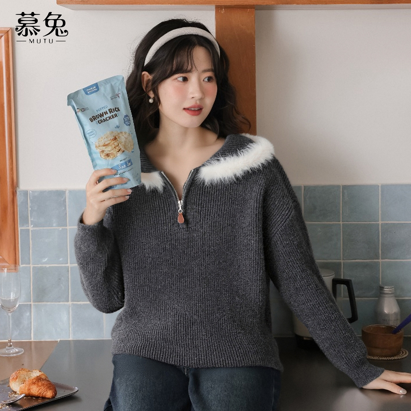 慕兔慵懒风毛领连帽毛衣