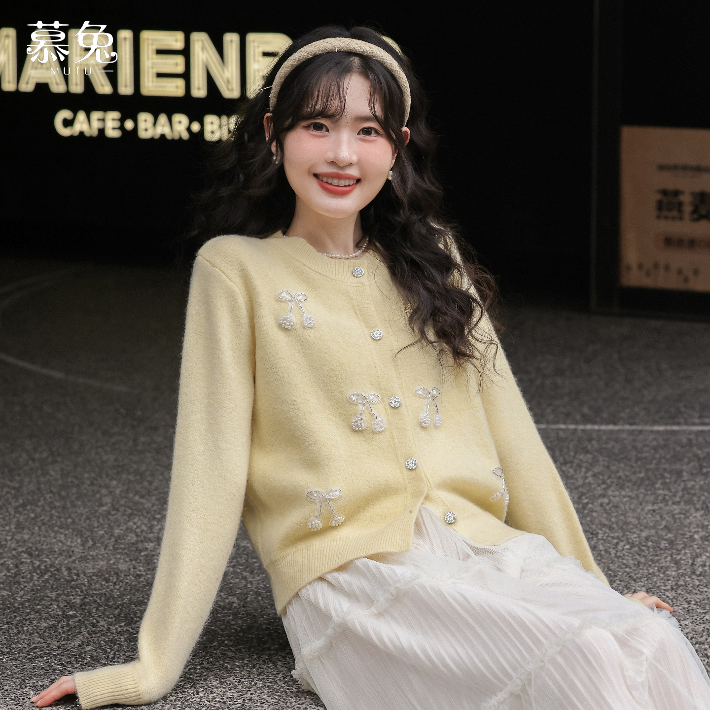 慕兔甜美黄色立体樱桃毛衣开衫