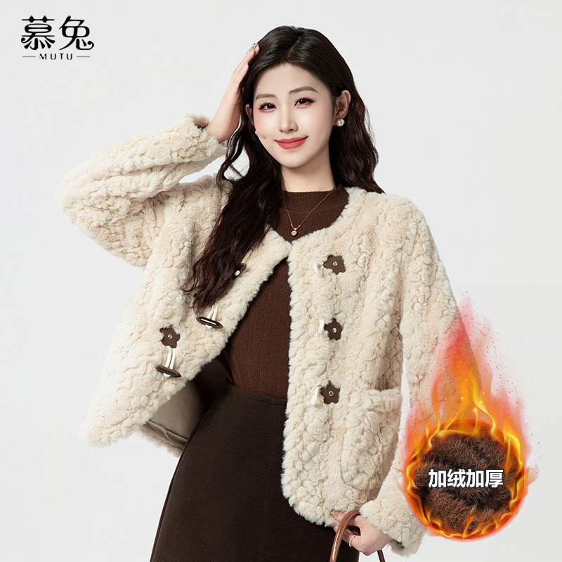 慕兔半高领内搭长袖针织衫