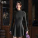 新款 慕兔纯色修身 黑色针织连衣裙女2025冬季 高级感收腰配大衣裙子