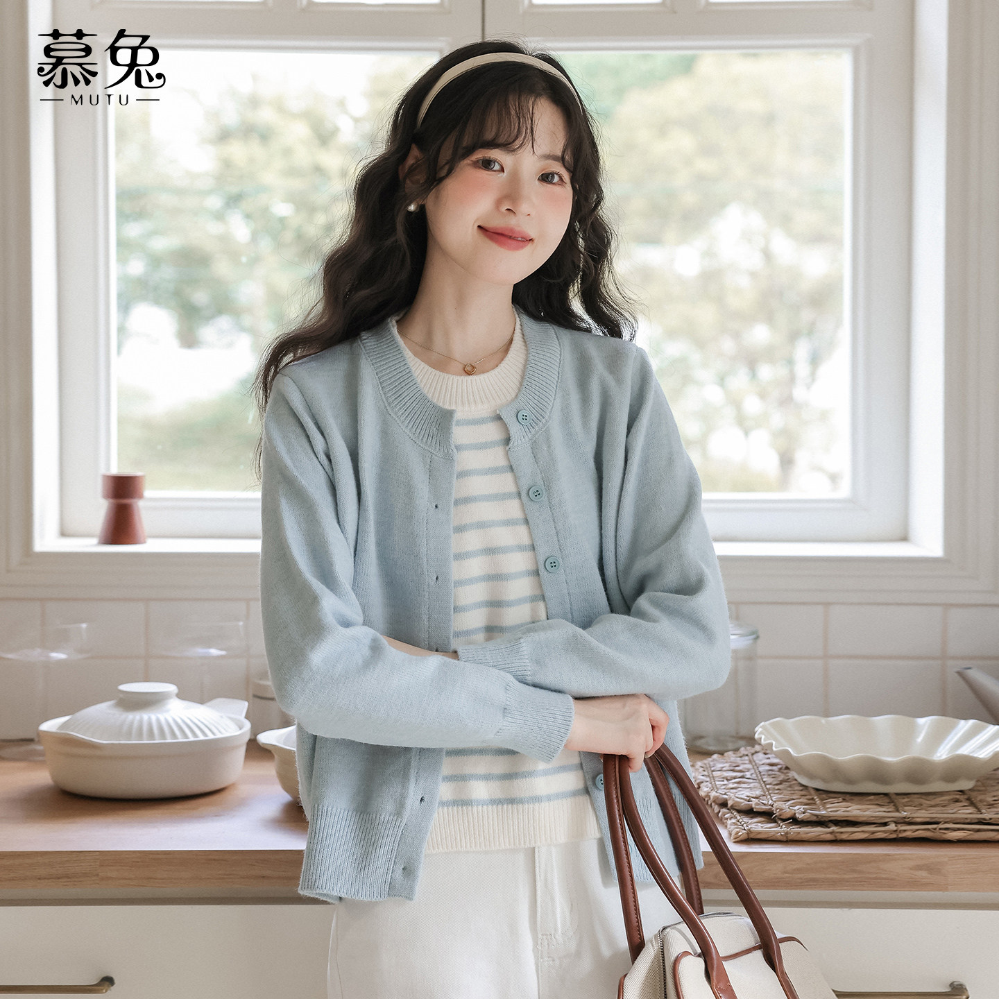 慕兔韩系奶呼呼条纹假两件毛衣