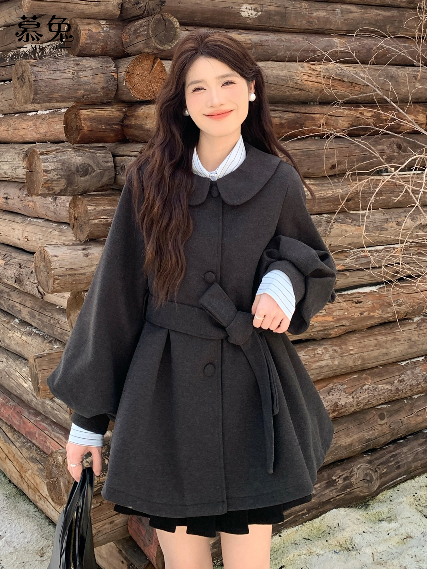 慕兔小香风娃娃领毛呢外套女2025冬季新款小个子收腰系带呢子大衣