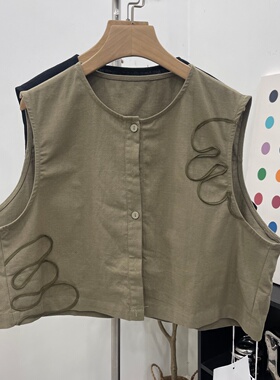 圆领纽扣马甲女2026春夏新款无袖宽松显瘦百搭刺绣设计感马夹上衣