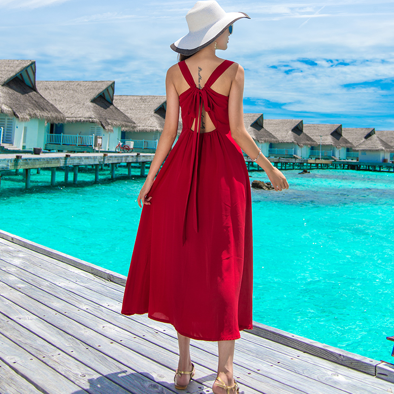  马尔代夫露背海南三亚沙滩裙女小个子泰国海边度假吊带显瘦普吉岛