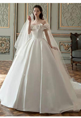 新款宫廷大气拖尾小个子主婚纱