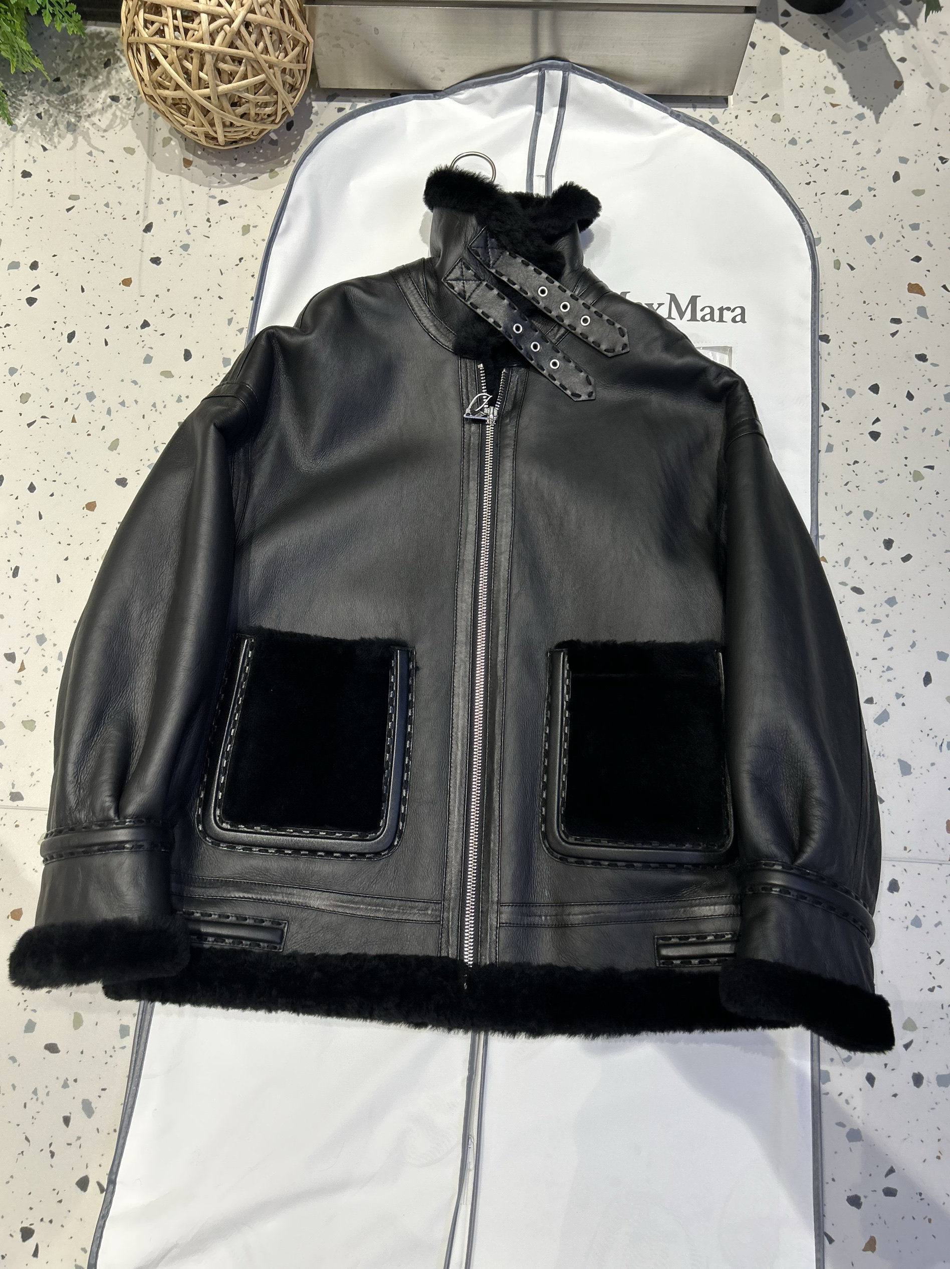 2024新款皮毛一体外套女真皮羊羔毛机车服短款绵羊毛夹克大衣